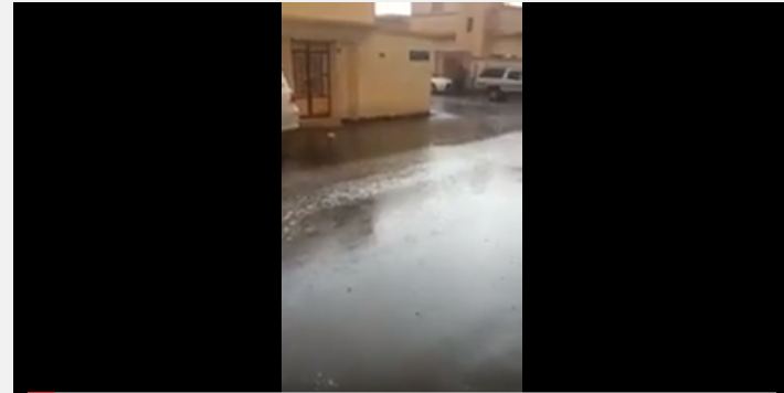 بالفيديو.. أمطار الخير تغسل سماء القريات