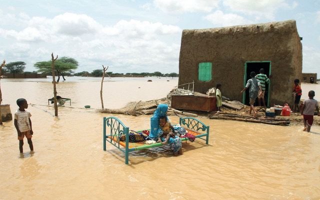 مقتل 76 وانهيار 1300 منزل جراء السيول في السودان