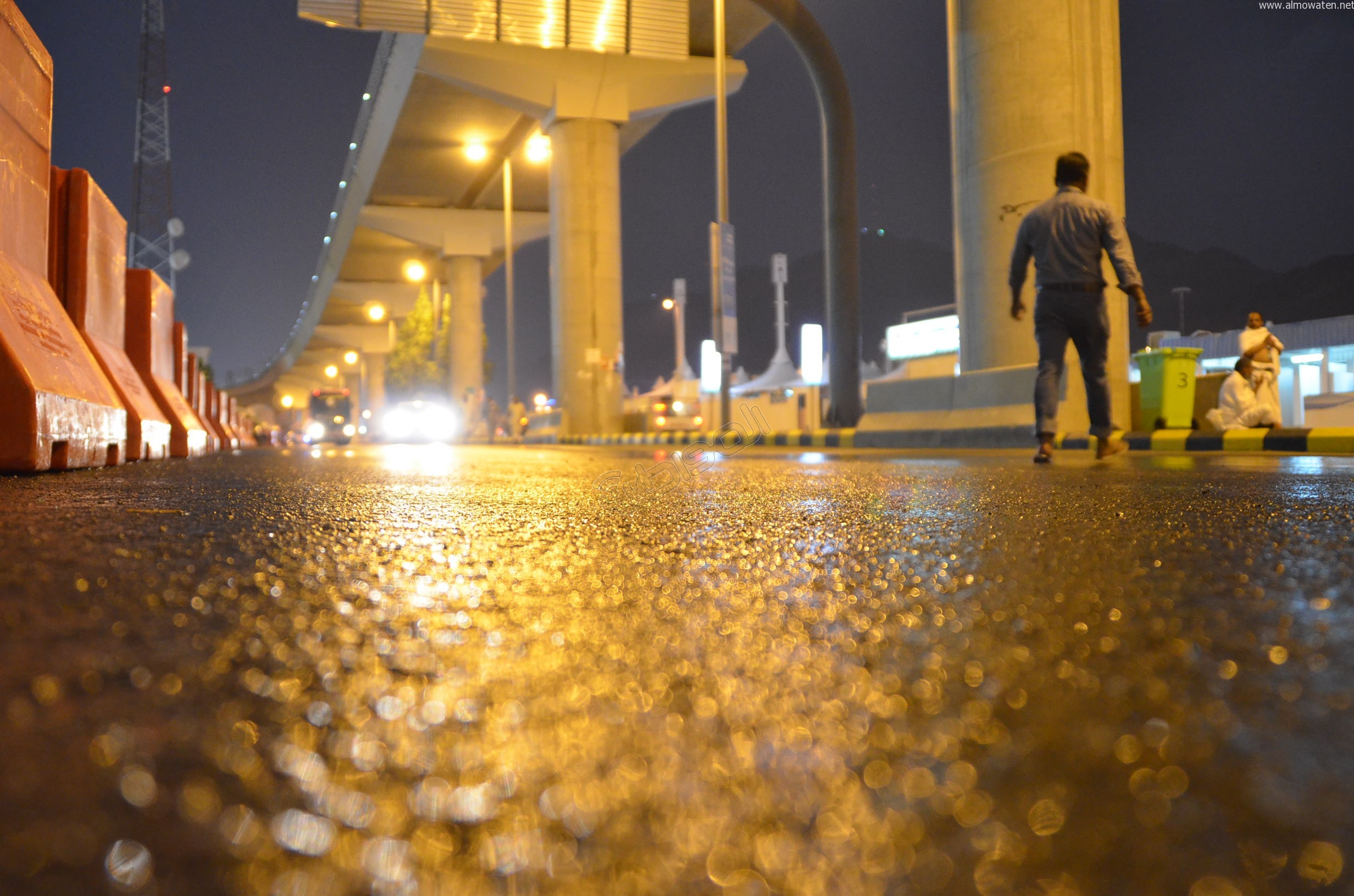 شاهد بالصور.. مشعر #منى تحت زخات المطر