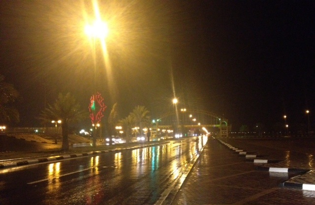 شاهد.. الأمطار تروي ثرى #رفحاء وضواحيها