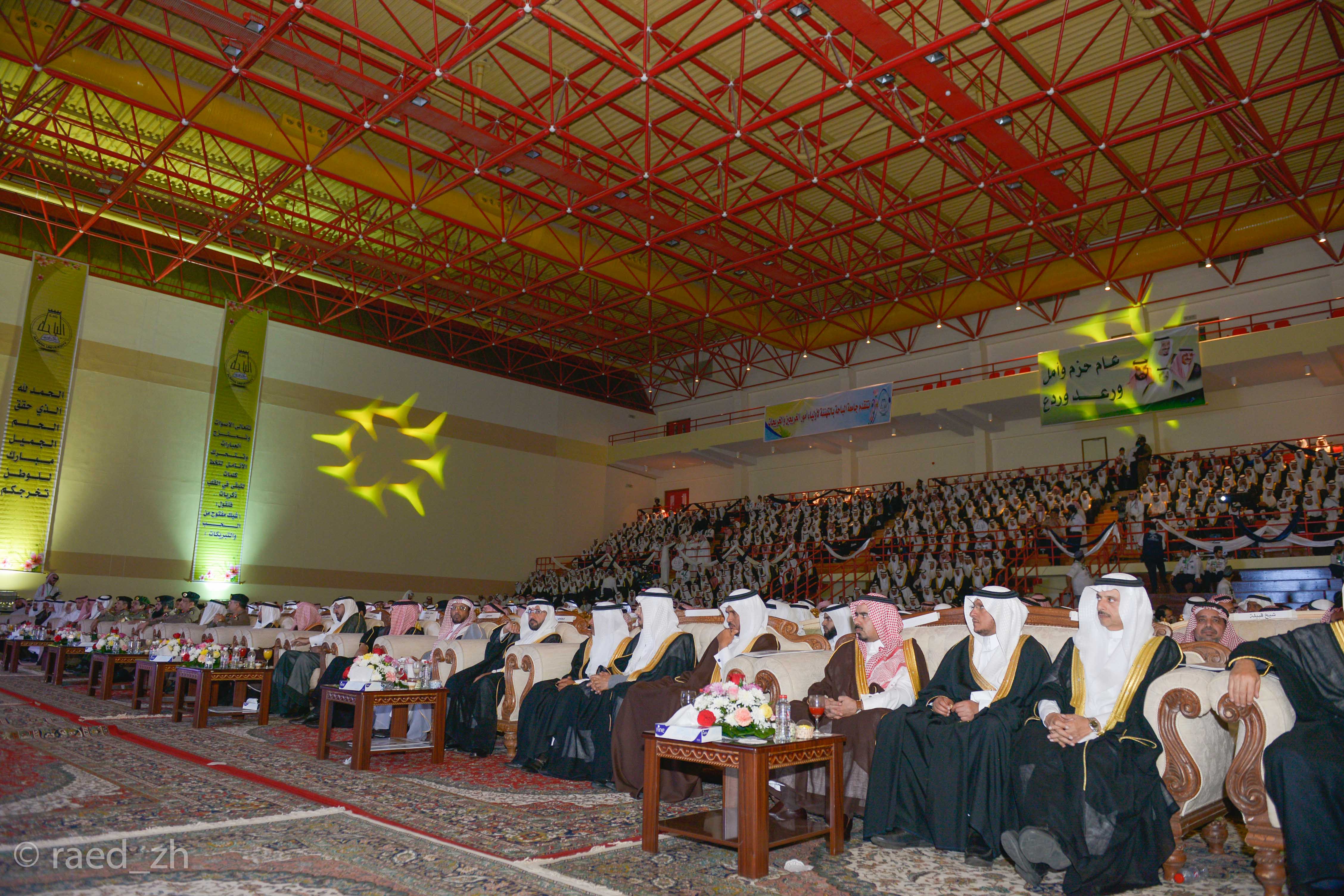 امير الباحة يرعى تخريج الدفعة العاشرة من طلاب وطالبات جامعة الباحة (19)