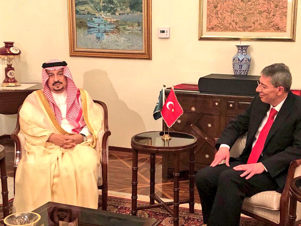 أمير الرياض يشارك سفارة تركيا الاحتفال بيوم بلادها الوطني
