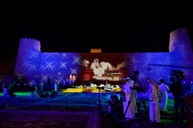امير الرياض يشارك احتفالات الرياض ‫(338816198)‬ ‫‬