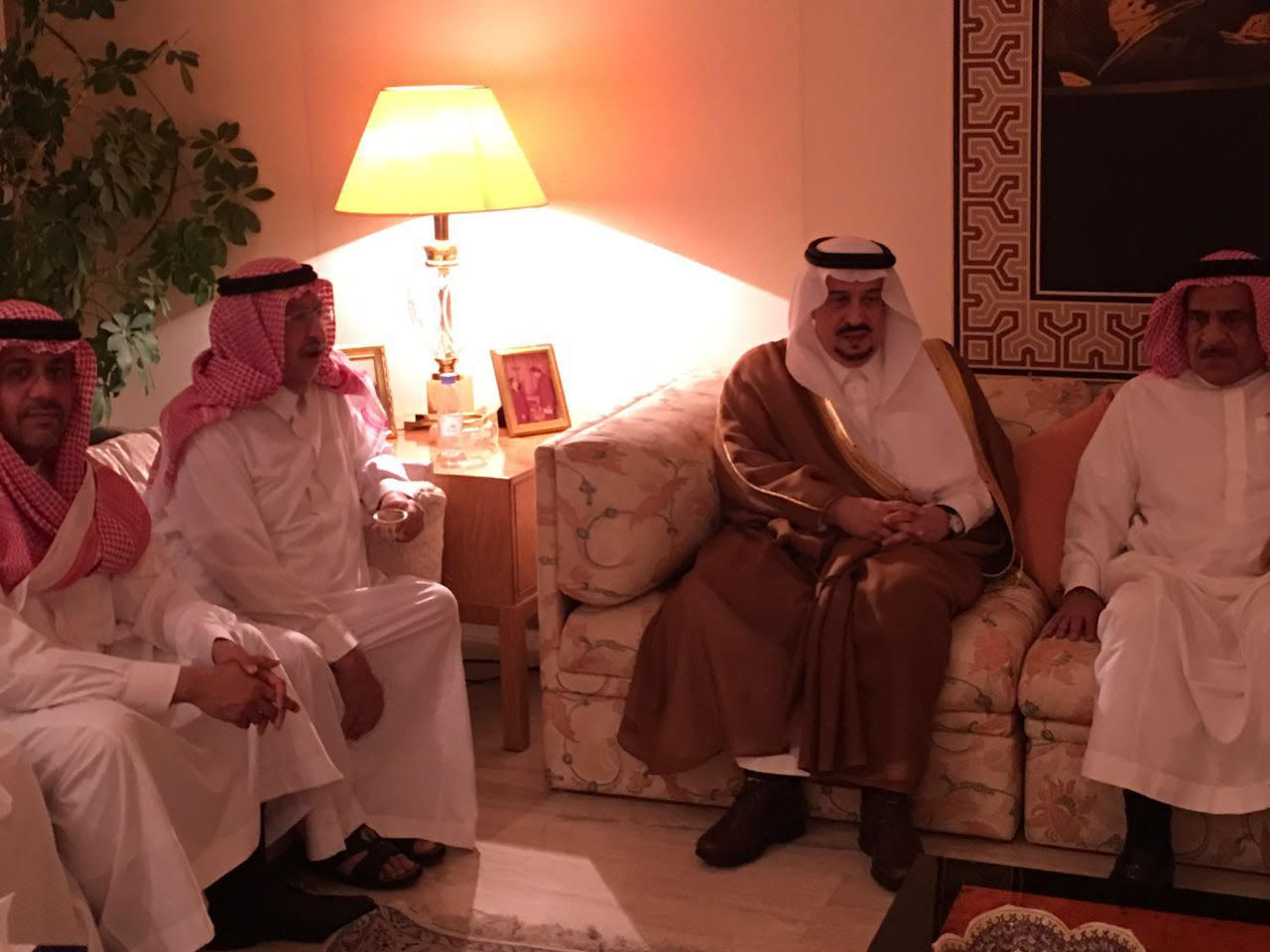 أمير الرياض يعزي في وفاة المشاري