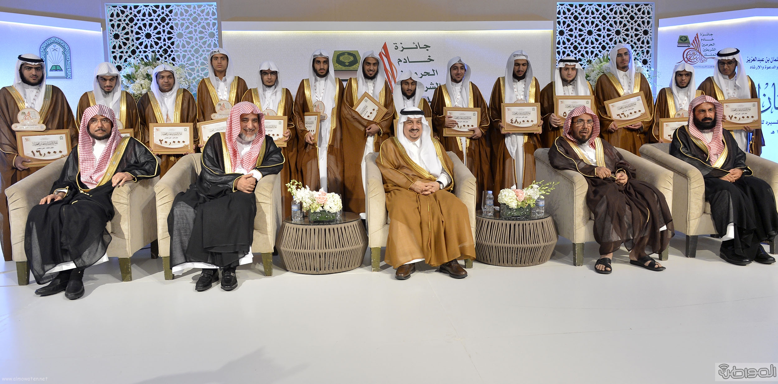 امير منطقة الرياض يرعى حفل اختتام مسابقة جائزة الملك سلمان لحفظ القران الكريم (27)