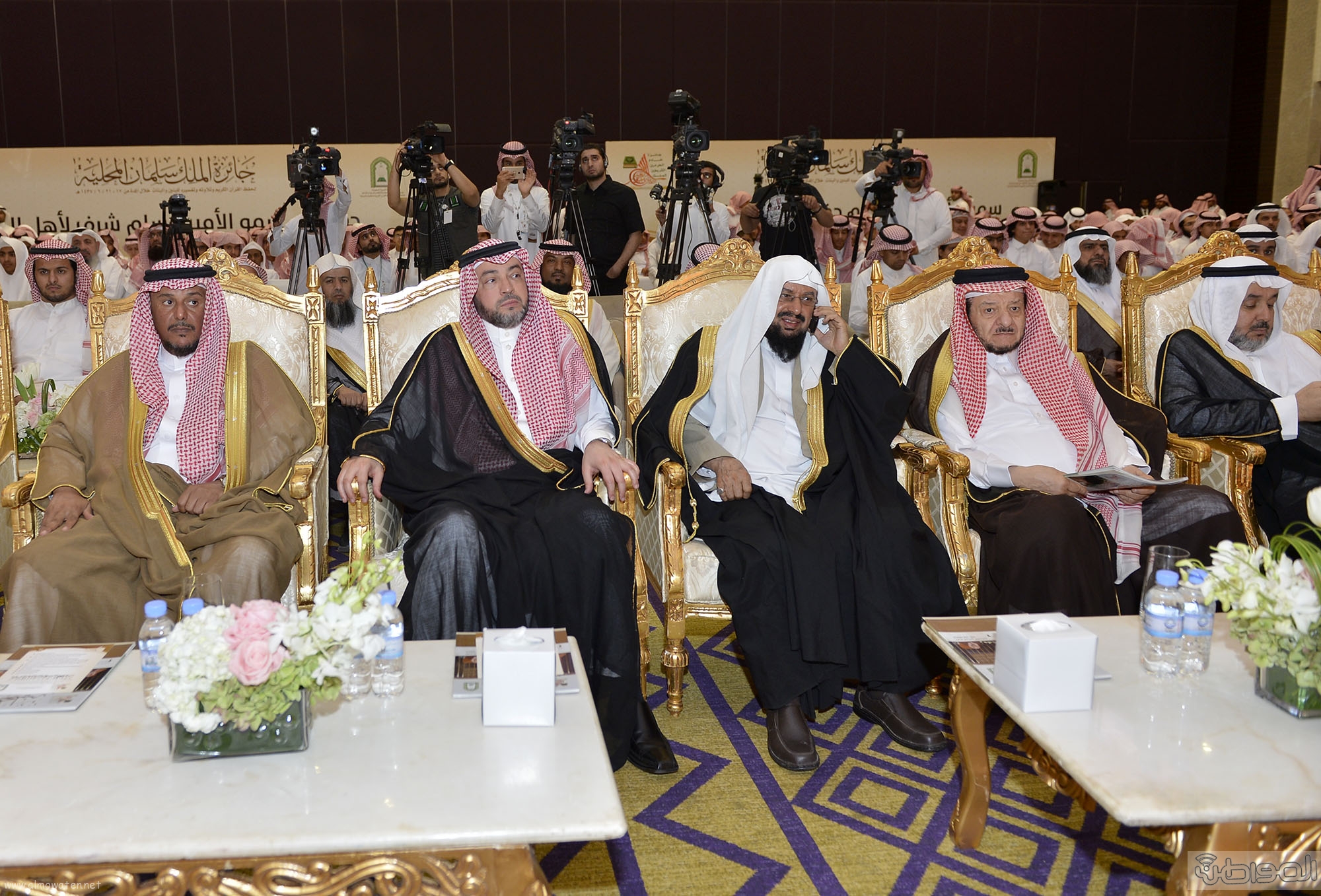 امير منطقة الرياض يرعى حفل اختتام مسابقة جائزة الملك سلمان لحفظ القران الكريم (7)