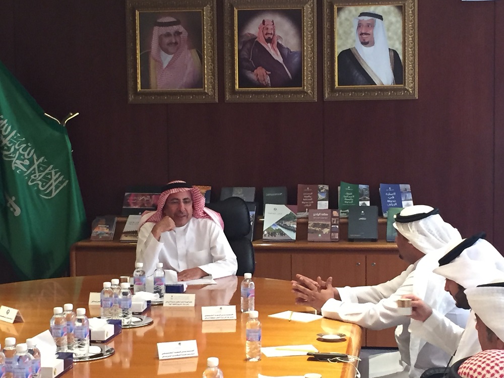 امين مدينة الرياض يستقبل مدير عام فرع وزارة العمل بمنطقة الرياض للتباحث حول الاعمال المشتركة  (3)