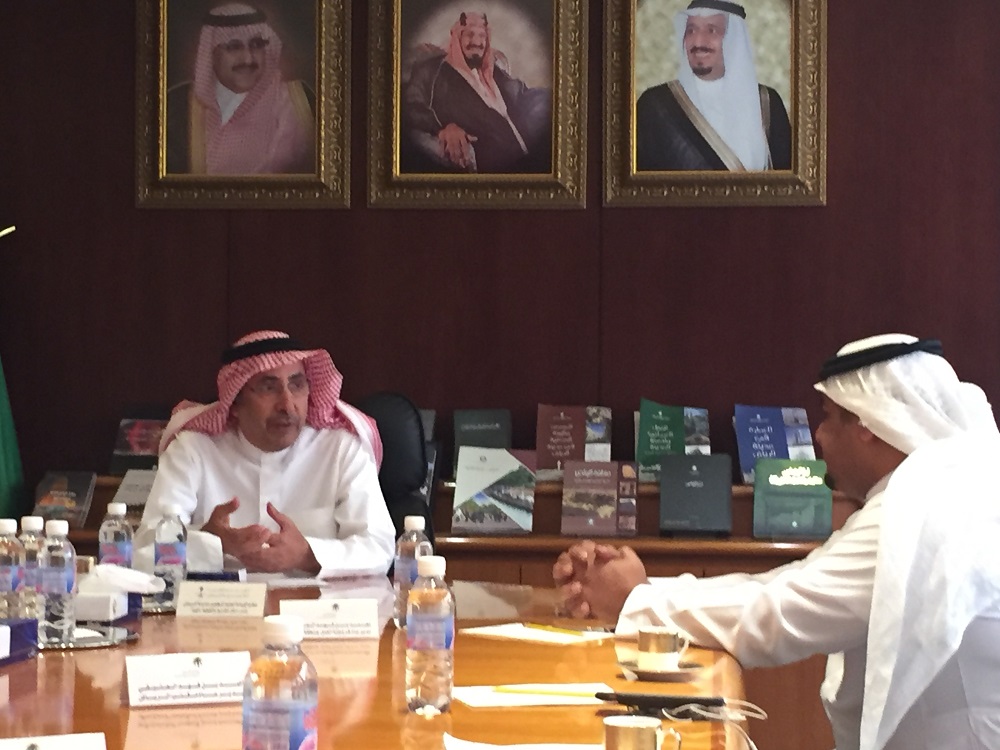 امين مدينة الرياض يستقبل مدير عام فرع وزارة العمل بمنطقة الرياض للتباحث حول الاعمال المشتركة  (4)