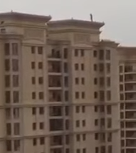 بالفيديو.. لحظة انتحار فتاة من ارتفاع 40 طابقًا في أبو ظبي
