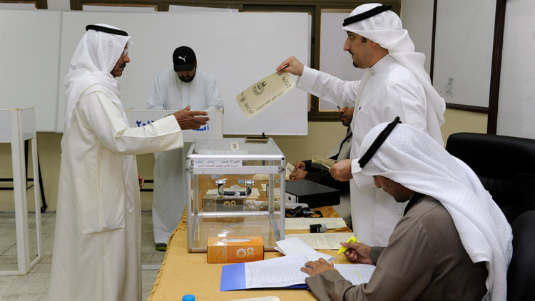 ظهور نتائج انتخابات مجلس الأمة الكويتي والشباب في الصدارة