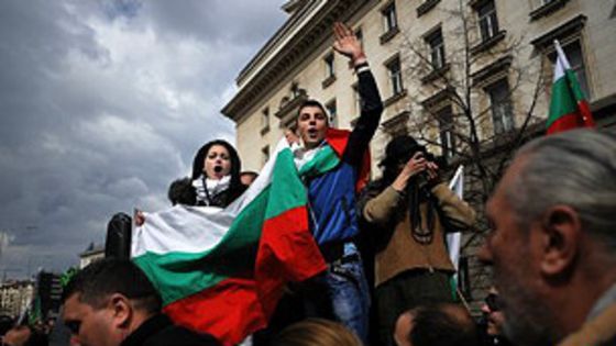 الناخبون في بلغاريا يدلون بأصواتهم في الانتخابات الرئاسية