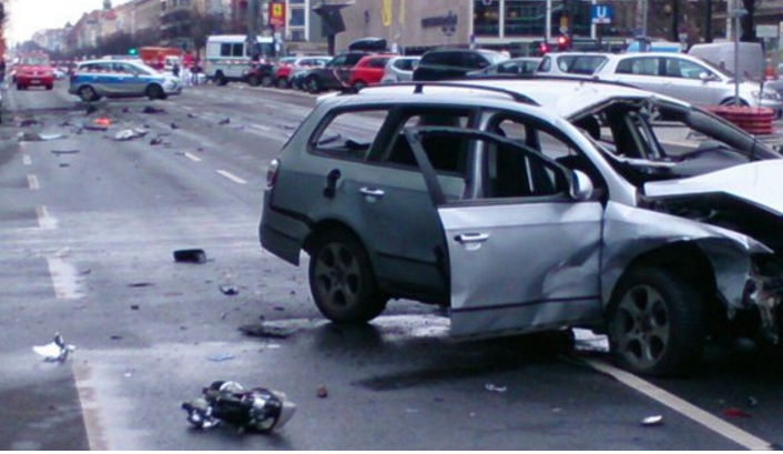 بالصورة.. الشرطة الألمانية: عبوة ناسفة وراء انفجار سيارة #برلين