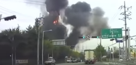 شاهد.. انفجار مصنع للمواد الكيميائية في كوريا الجنوبية