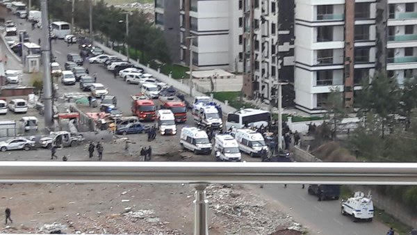 بالفيديو والصور.. إصابة 14 شخصا بانفجار في ديار بكر التركية