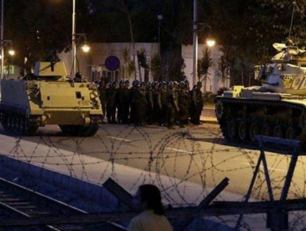رئيس وزراء تركيا: 161 سقطوا خلال محاولة الانقلاب واعتقال أكثر من 1500