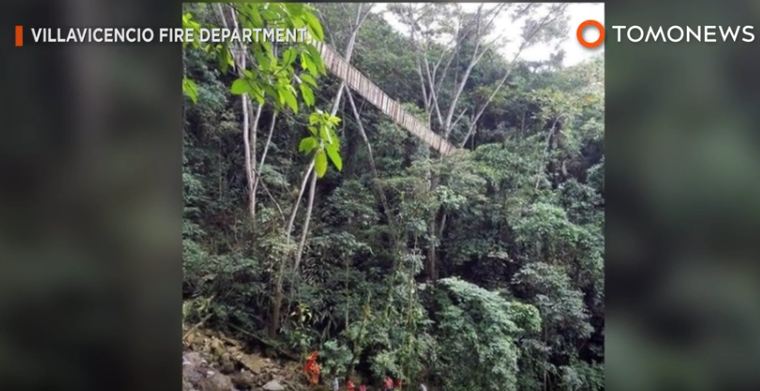 بالفيديو.. انهيار جسر معلق يقتل العشرات في كولومبيا