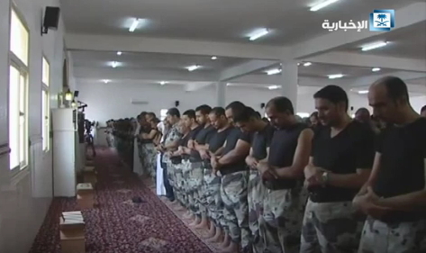 #تيوب_المواطن : أول صلاة جمعة في مسجد طوارئ عسير بعد التفجير الإرهابي