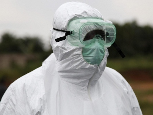 مكتشف “إيبولا”: الوباء مستمرٌ لعام آخر