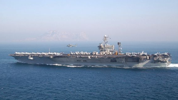 إيران طلبت من سفينة حربية أميركية مغادرة منطقة تدريبات بحرية