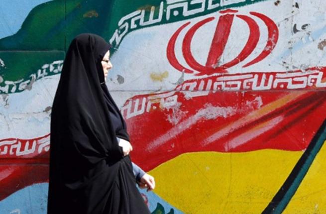 دراسة تكشف أسرار الصراع بين التقليد والحداثة في إيران