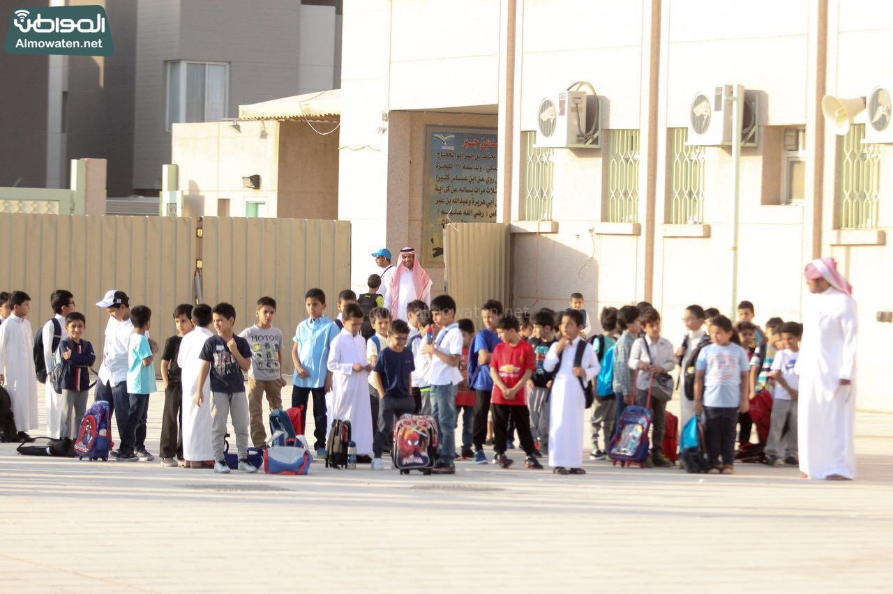 بالصور.. أكثر من مليون طالب وطالبة يستقبلون عامهم الدراسيّ في الرياض