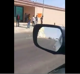 بالفيديو.. أثيوبيون ينتشرون بحي الحزم بالرياض