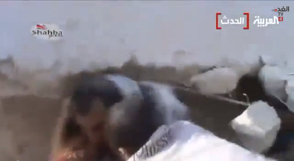 بالفيديو.. عويل وبكاء ذوي ضحايا البراميل المتفجرة في ريف حلب