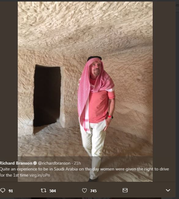 بالصور.. مالك فيرجن العالمية يروج للسياحة السعودية على طريقته الخاصة