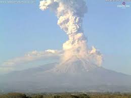 شاهد.. لحظة انفجار بركان في المكسيك