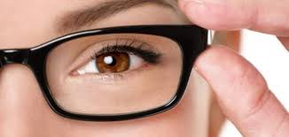 عادات مضرة بصحة البصر.. عليك تجنبها فورًا