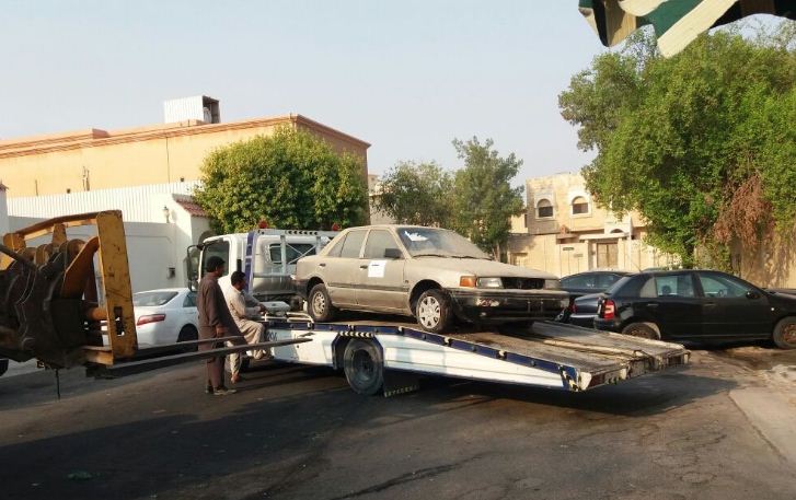 بلدية الظهران ترفع 90 سيارة تالفة ومتهالكة