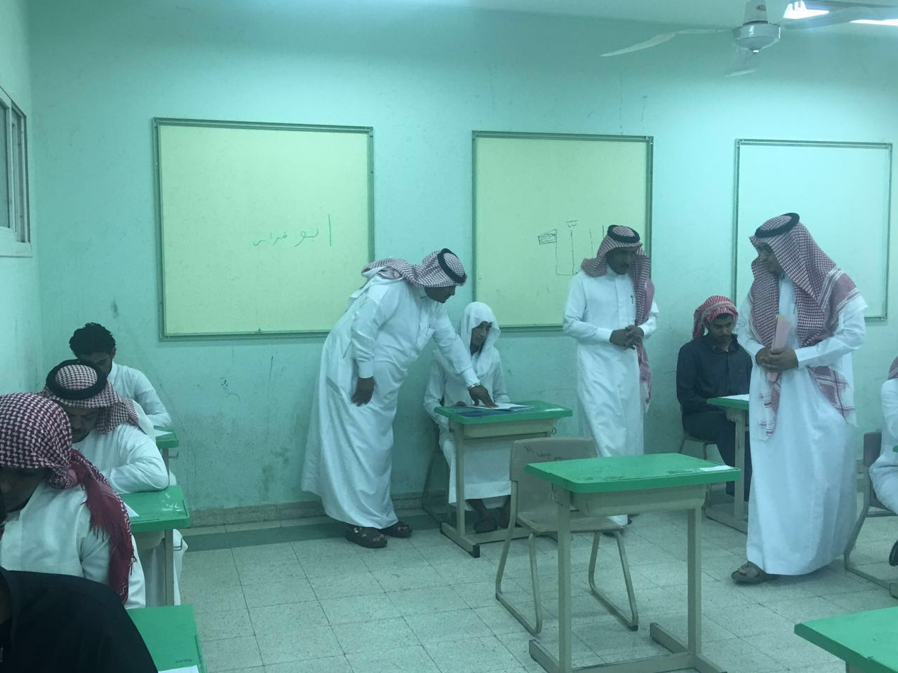 في مكة.. بوفيهات مفتوحة لتحفيز الطلاب والطالبات في الاختبارات