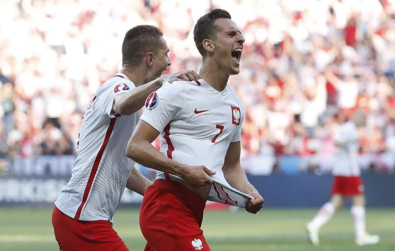 بالصور والفيديو.. بولندا تفوز على أيرلندا الشمالية في “يورو 2016”