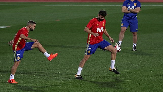 رئيس الاتحاد الإسباني: بيكيه مستمر مع المنتخب ولن يغادر