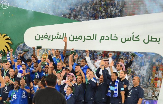 بالفيديو .. لحظات تتويج #الهلال بكأس الملك