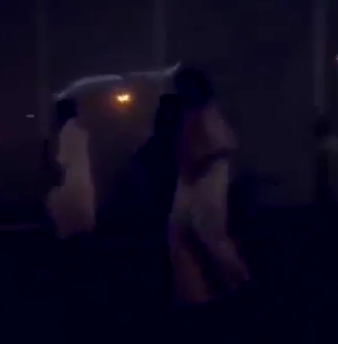 مقطع فيديو يكشف تحرّش شابين بفتاة قُرب مجمع تجاري بالطائف