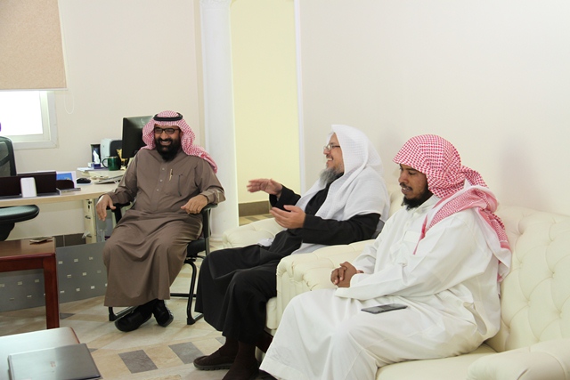 تحفيظ الرياض ومؤسسة سليمان الراجحي الخيرية تبحثان سبل تطوير الشراكة بينهما (2)