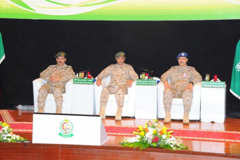 تخريج الدورة الثالثة للتأهيل العسكري للضباط الجامعيين (8)