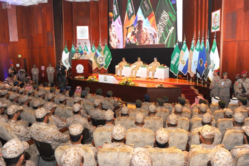 تخريج الدورة الثالثة للتأهيل العسكري للضباط الجامعيين (9)
