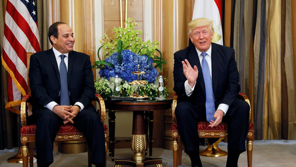 ترامب يلتقي السيسي قبيل القمة الإسلامية الأميركية في الرياض