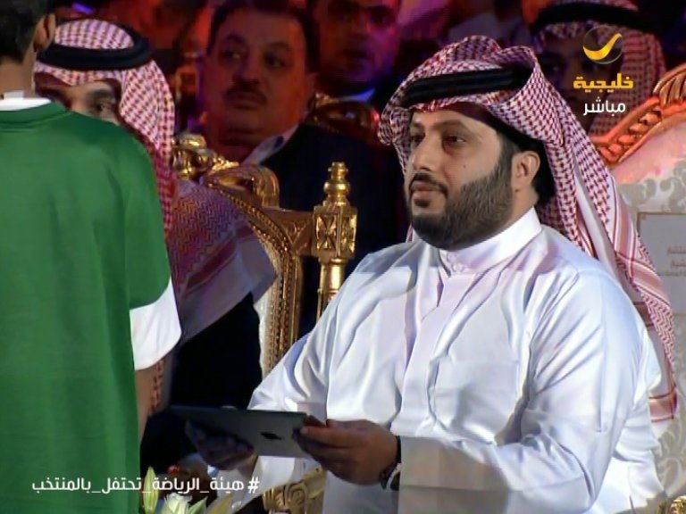 بالصور.. آل الشيخ يُدشن شعار هيئة الرياضة الجديد