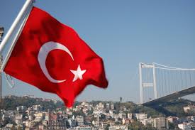 في تركيا.. إلغاء تصاريح عمل أكثر من 900 صحافي