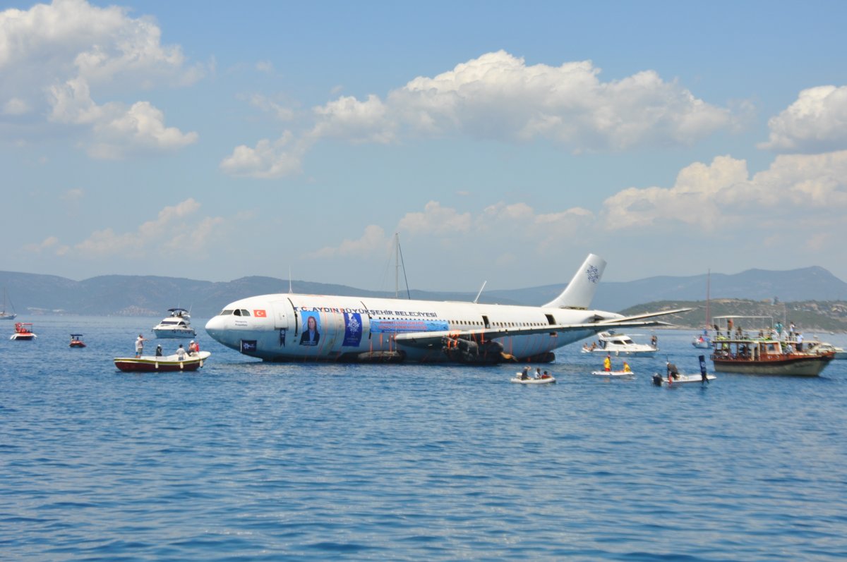 تركيا تغرق طائرة ايرباص (2)