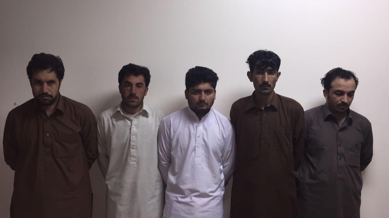 الإطاحة بتشكيلٍ عصابي باكستاني سرقوا 9 محال اتصالات في الرياض