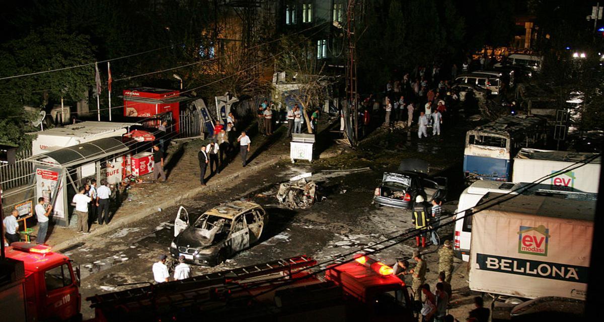 5 قتلى في هجوم بسيارة مفخخة وصواريخ على مركز شرطة بـ #تركيا