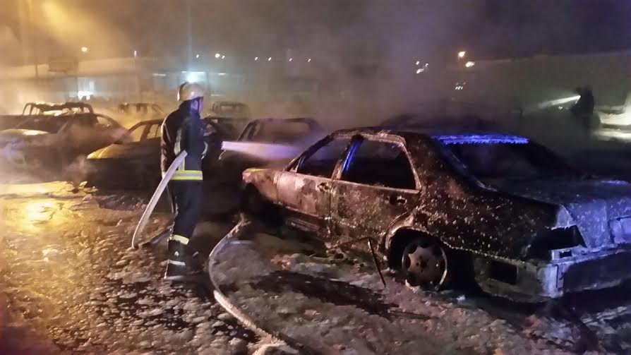 ‫“مدني الطائف” يطوّق حريقاً اندلع في 21 سيارة بصناعية الحوية‬