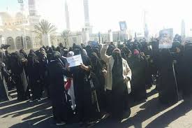 ميليشيات الحوثي تعتدي على تظاهرة نسائية في صنعاء