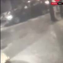 شاهد.. فتاة تتعرض للسرقة داخل سيارتها في بيروت !