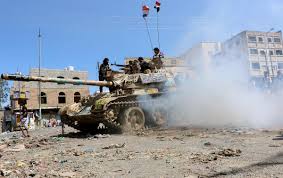 اشتباكات عنيفة بين الحرس الجمهوري وميليشيات الحوثي غرب تعز