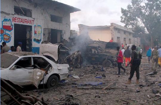 مقتل 18 شخصًا بتفجيرين قرب القصر الرئاسي في مقديشو